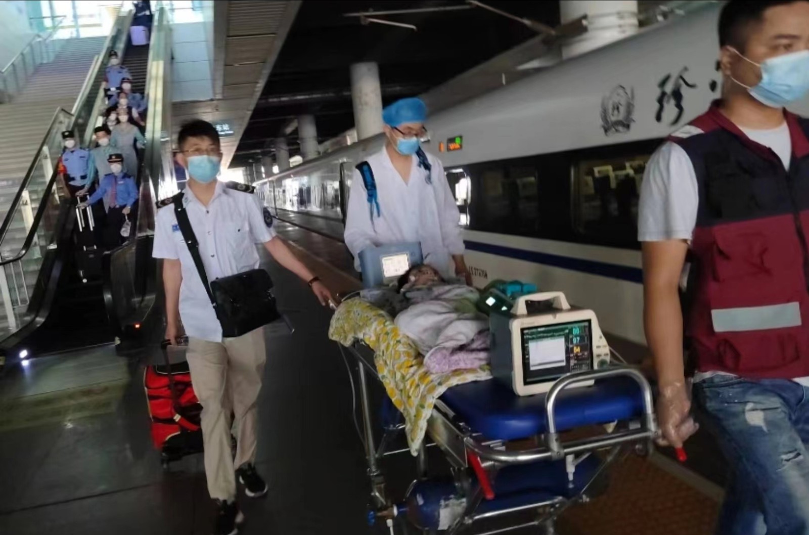 山阳县高铁转运公司